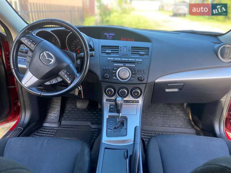 Хэтчбек Mazda 3 2010 в Чернигове