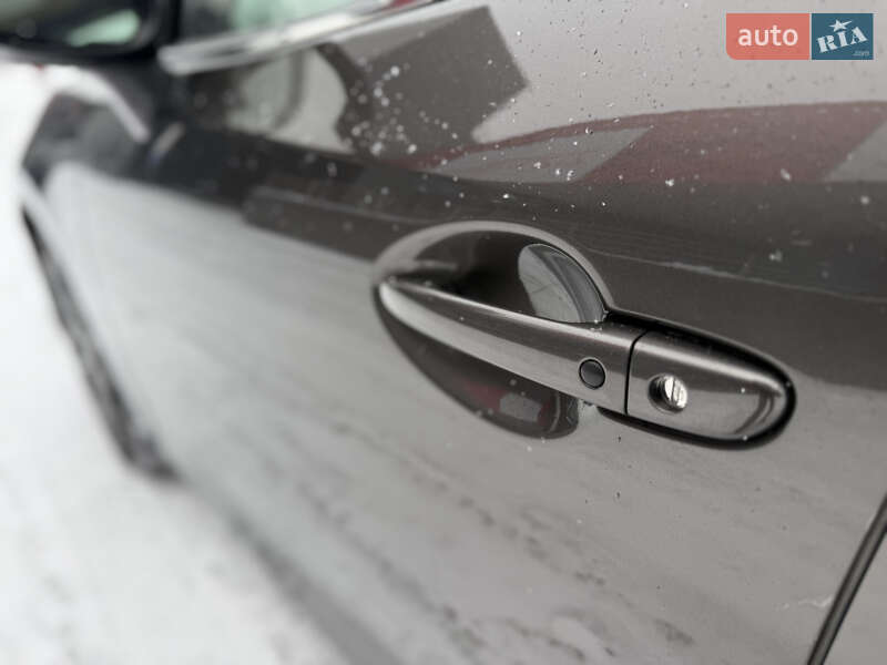 Хэтчбек Mazda 3 2017 в Киеве