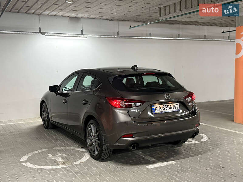 Хэтчбек Mazda 3 2017 в Киеве