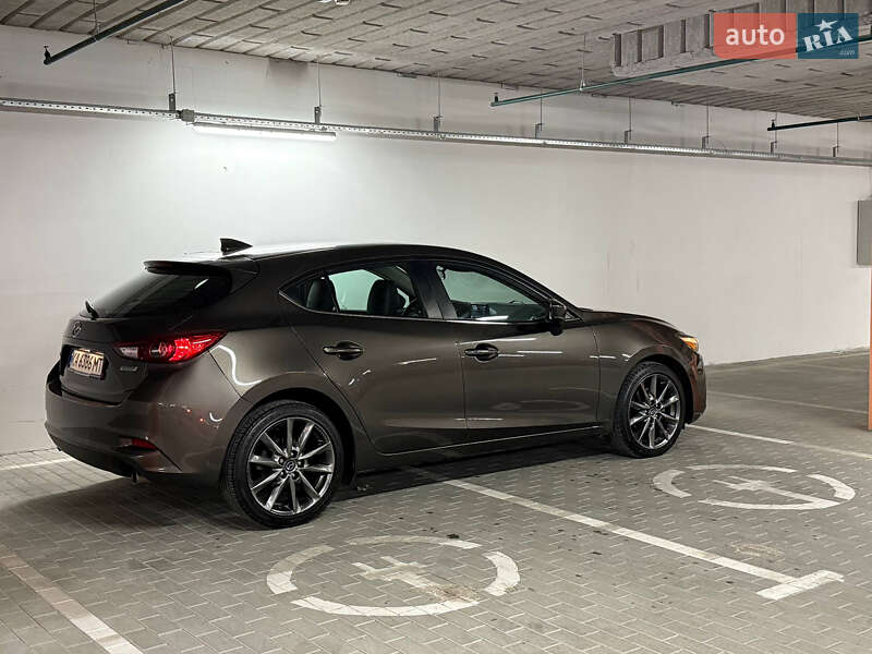 Хэтчбек Mazda 3 2017 в Киеве
