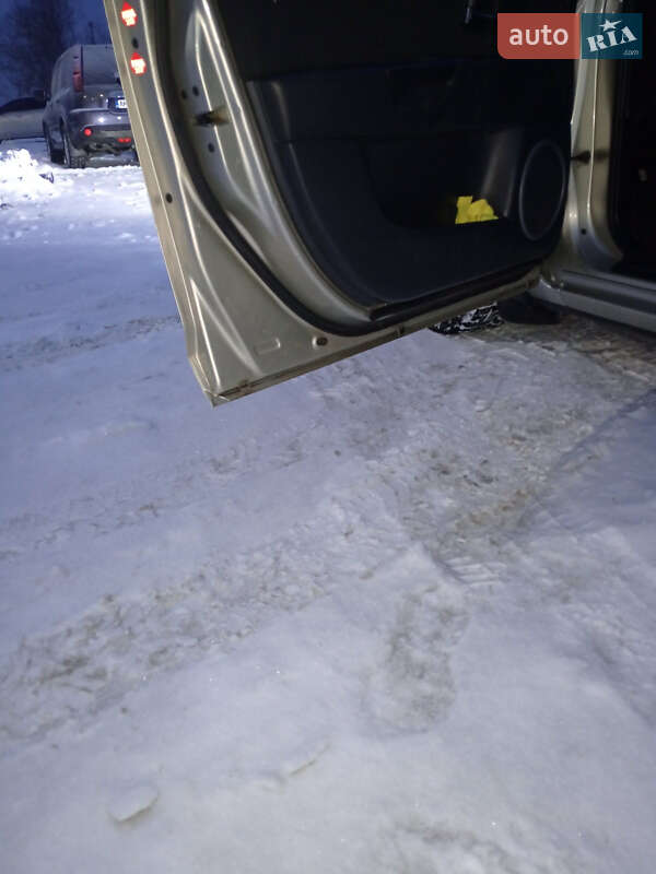 Хэтчбек Mazda 3 2008 в Житомире