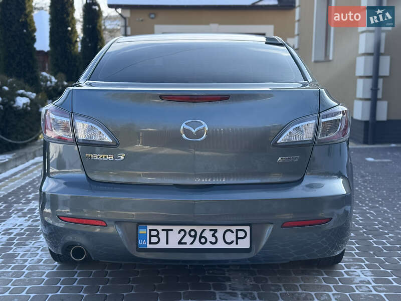 Седан Mazda 3 2011 в Косове