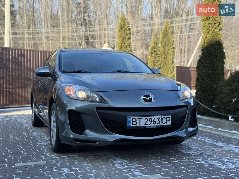 Седан Mazda 3 2011 в Косове