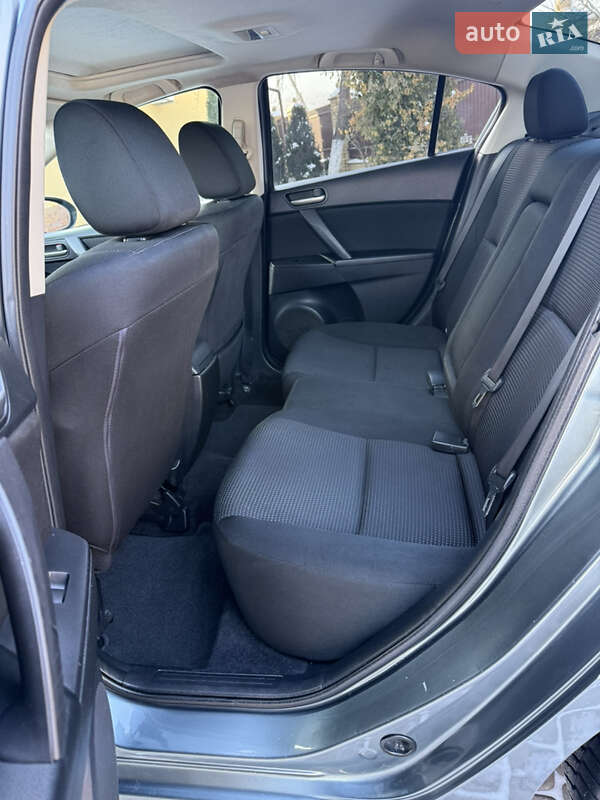 Седан Mazda 3 2011 в Косове