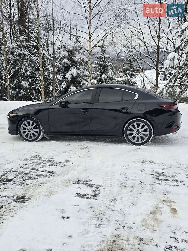 Седан Mazda 3 2019 в Коломые