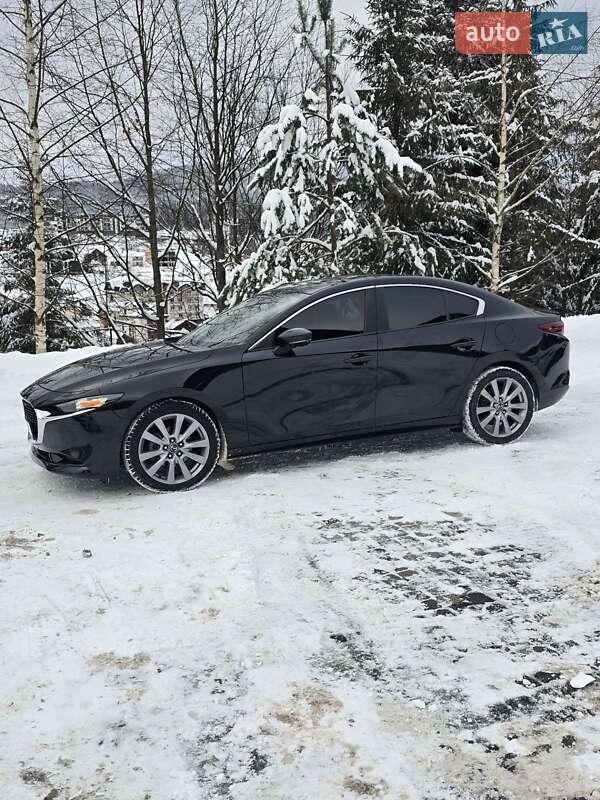Седан Mazda 3 2019 в Коломые