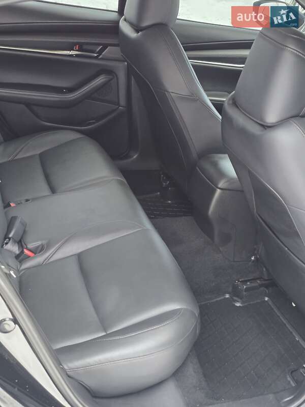 Седан Mazda 3 2019 в Коломые