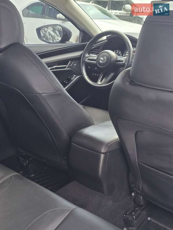 Седан Mazda 3 2019 в Коломые