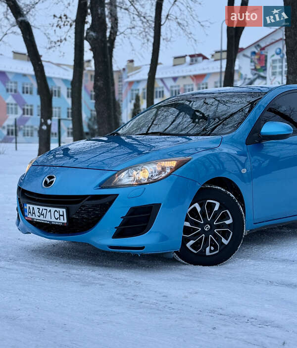 Хэтчбек Mazda 3 2010 в Киеве