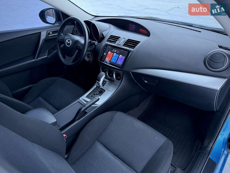 Хэтчбек Mazda 3 2010 в Киеве
