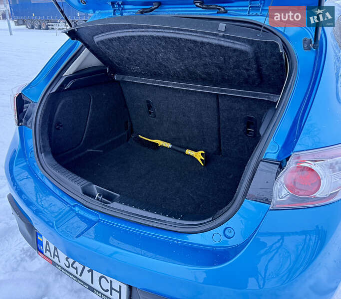 Хэтчбек Mazda 3 2010 в Киеве