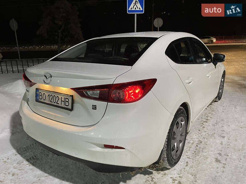 Седан Mazda 3 2015 в Киеве