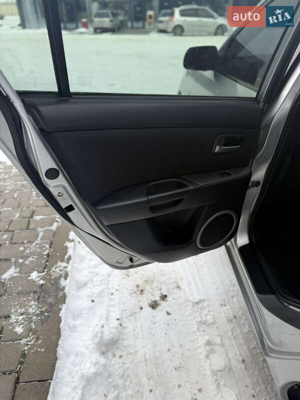 Седан Mazda 3 2007 в Чернівцях