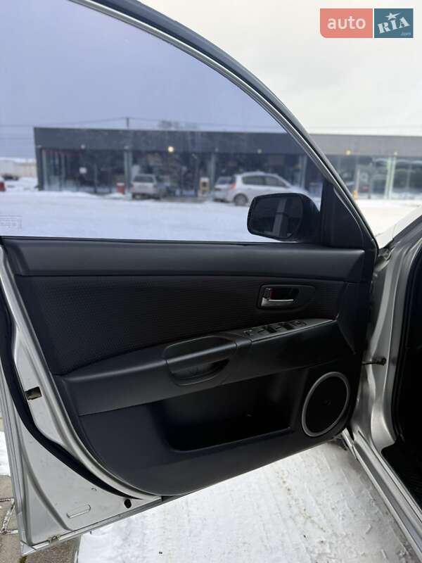 Седан Mazda 3 2007 в Чернівцях