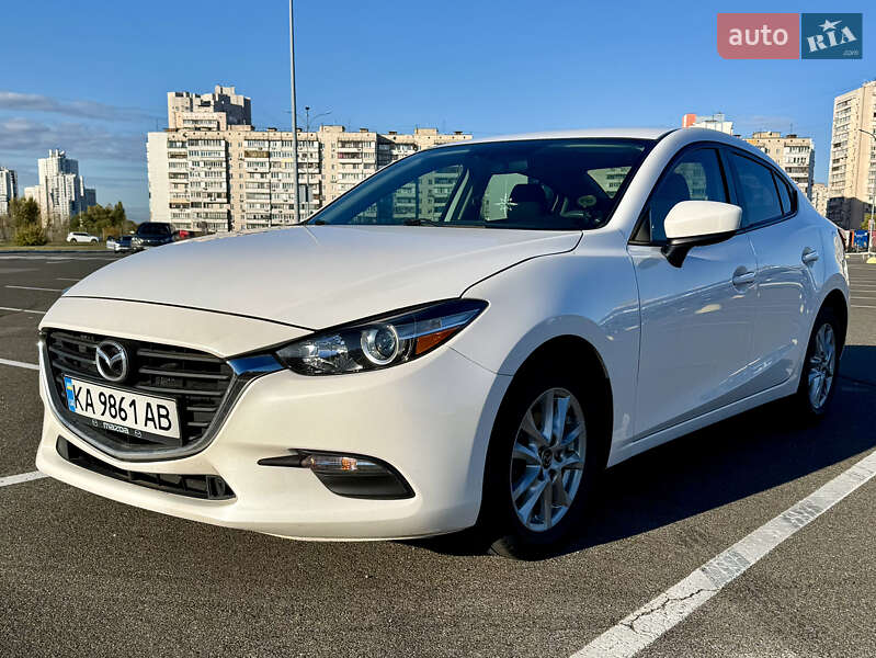 Седан Mazda 3 2017 в Киеве