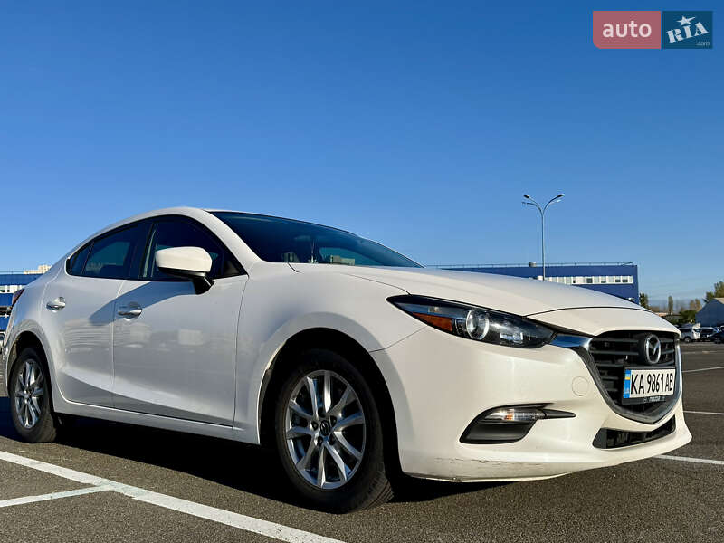 Седан Mazda 3 2017 в Киеве