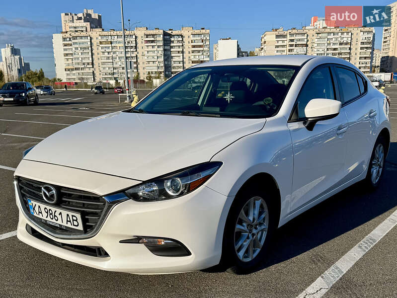 Седан Mazda 3 2017 в Киеве