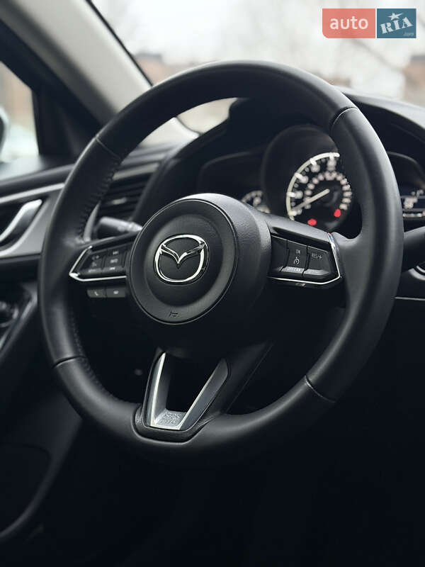 Седан Mazda 3 2018 в Івано-Франківську