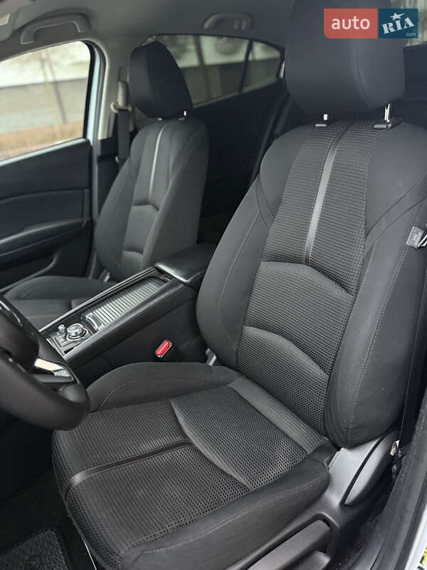 Седан Mazda 3 2018 в Івано-Франківську