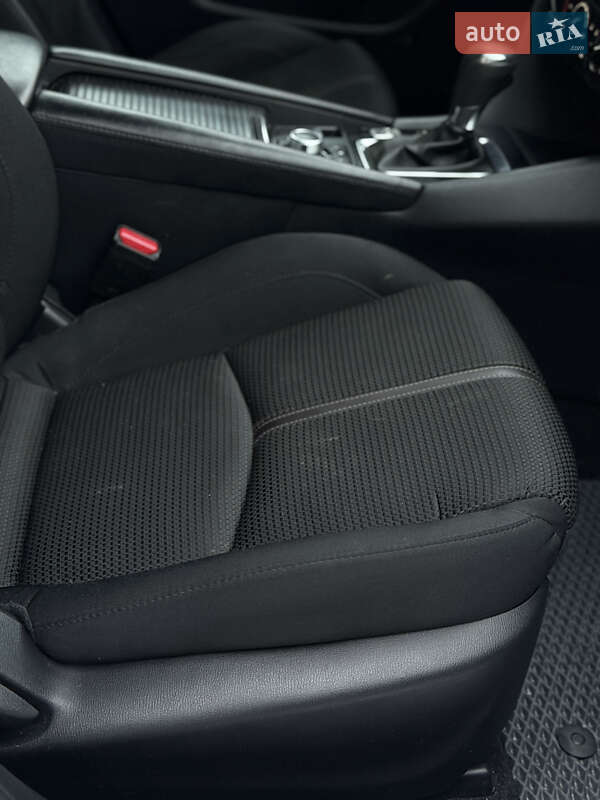 Седан Mazda 3 2018 в Івано-Франківську