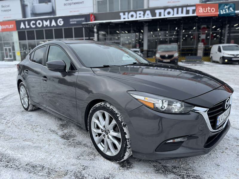 Седан Mazda 3 2018 в Днепре