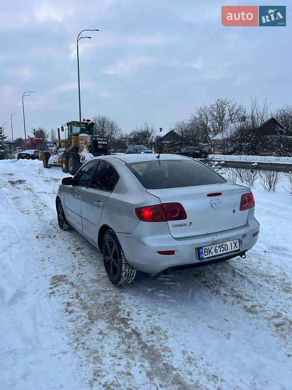 Седан Mazda 3 2004 в Дубно
