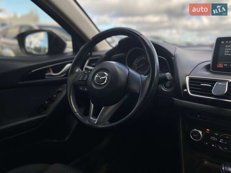 Седан Mazda 3 2014 в Киеве