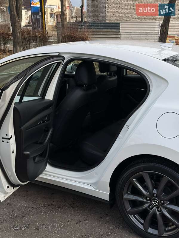 Седан Mazda 3 2019 в Николаеве