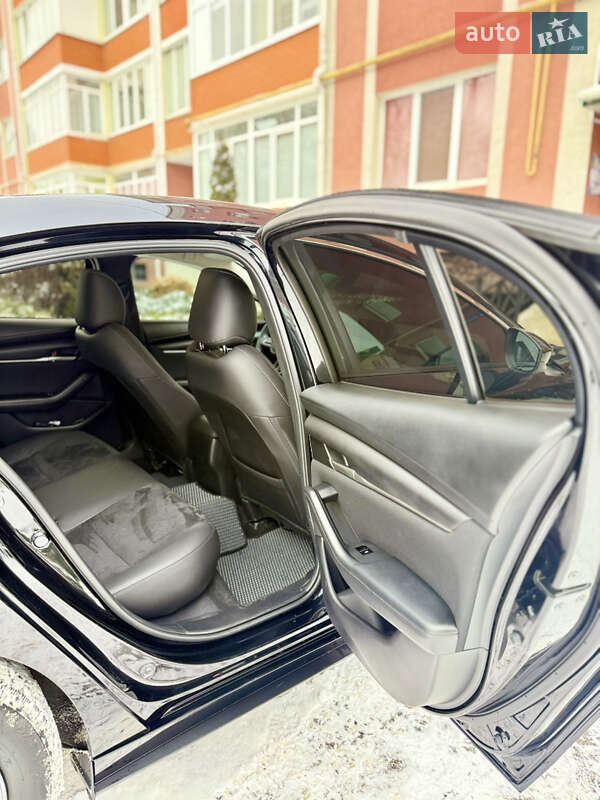 Седан Mazda 3 2020 в Черновцах