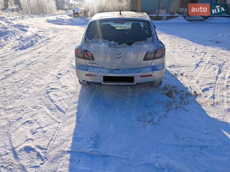 Хэтчбек Mazda 3 2006 в Сарнах