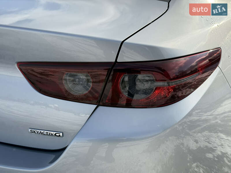 Седан Mazda 3 2019 в Киеве