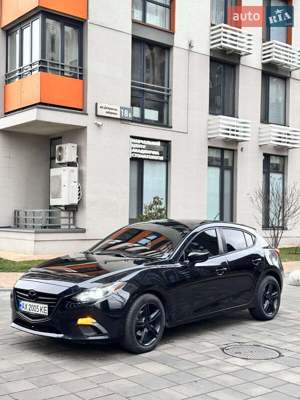 Хэтчбек Mazda 3 2015 в Черновцах