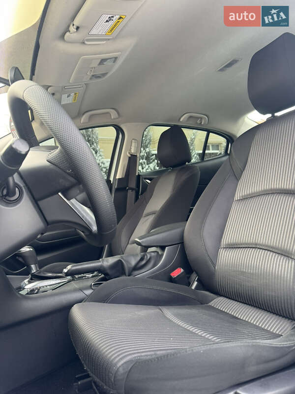 Седан Mazda 3 2015 в Киеве
