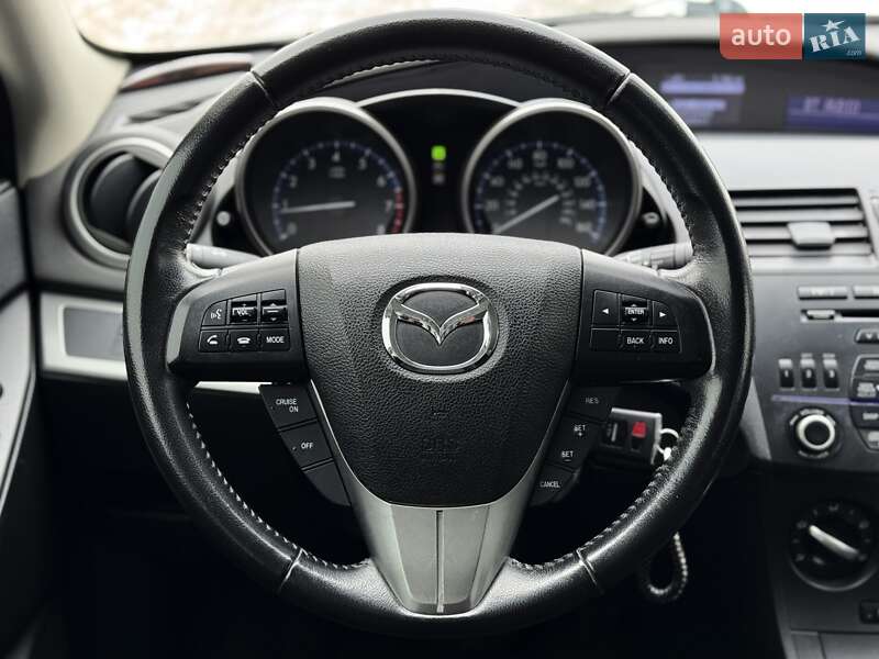 Седан Mazda 3 2012 в Дніпрі