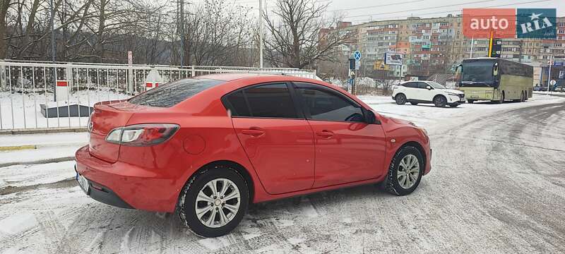 Седан Mazda 3 2011 в Полтаве