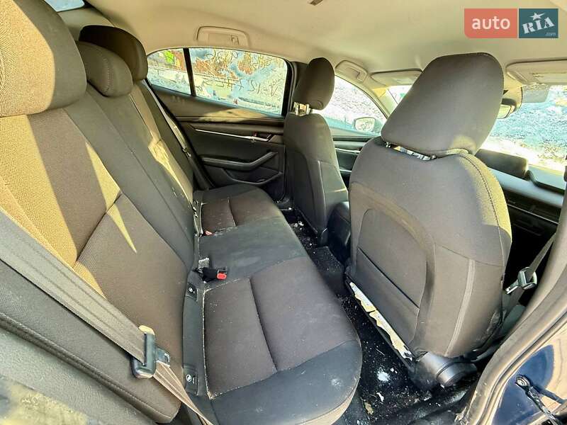 Седан Mazda 3 2019 в Киеве