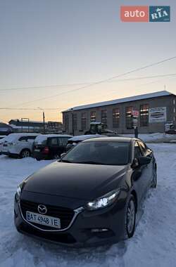 Седан Mazda 3 2018 в Івано-Франківську