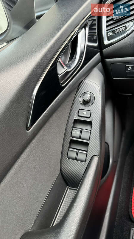 Хетчбек Mazda 3 2015 в Києві