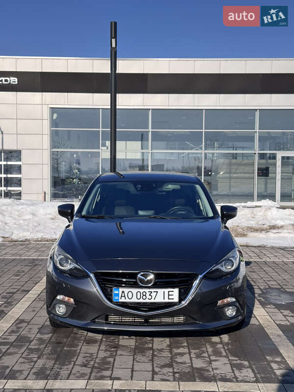 Хэтчбек Mazda 3 2015 в Мукачево