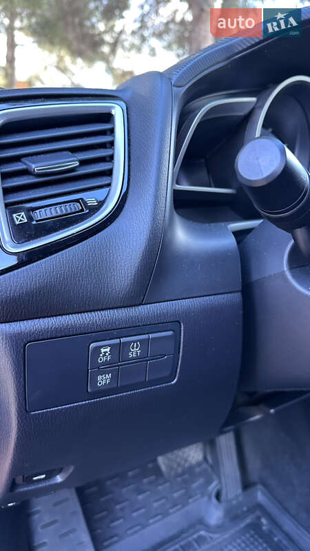 Седан Mazda 3 2015 в Ивано-Франковске