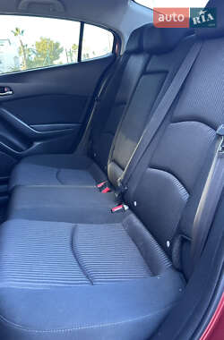 Седан Mazda 3 2015 в Ивано-Франковске