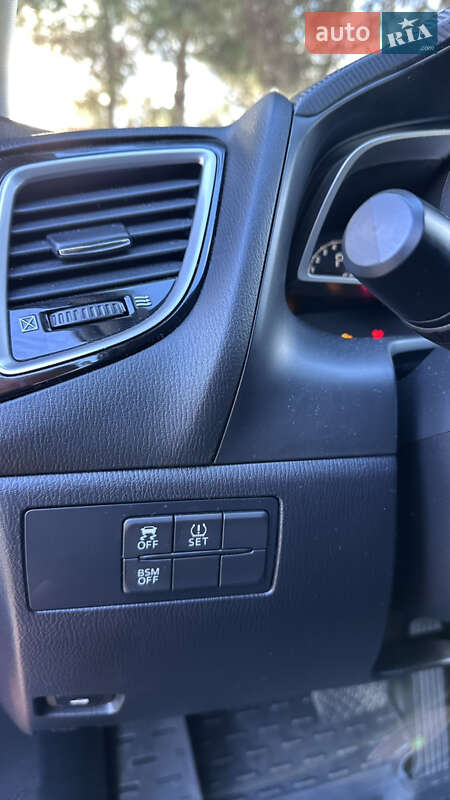 Седан Mazda 3 2015 в Ивано-Франковске