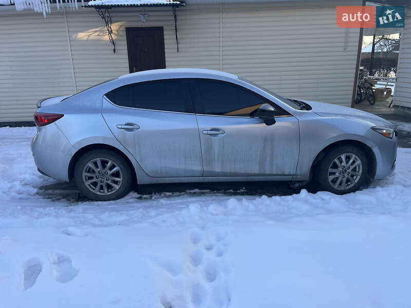 Седан Mazda 3 2017 в Коломые