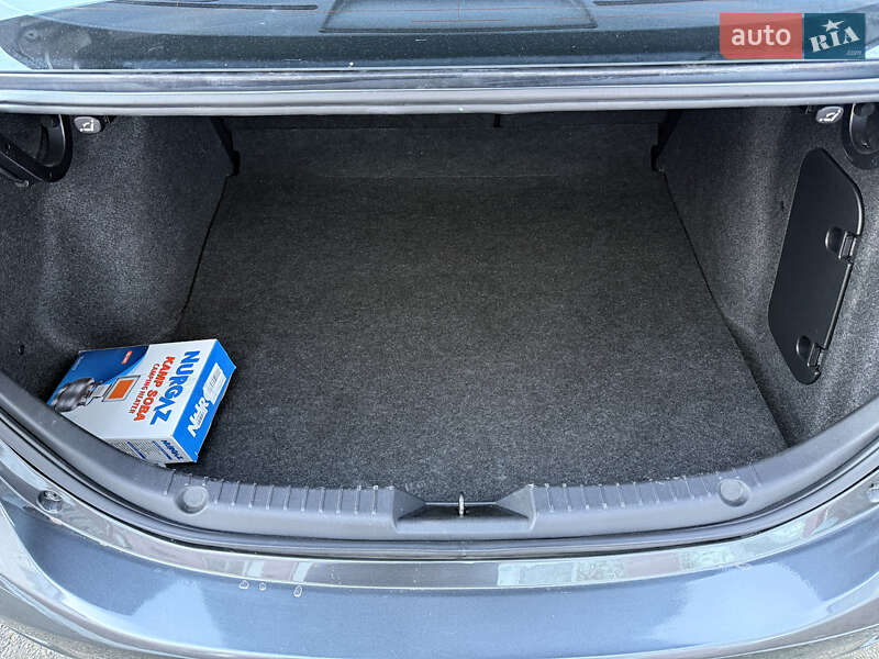 Седан Mazda 3 2014 в Одессе