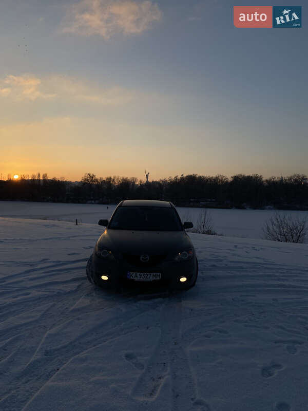 Хэтчбек Mazda 3 2004 в Киеве