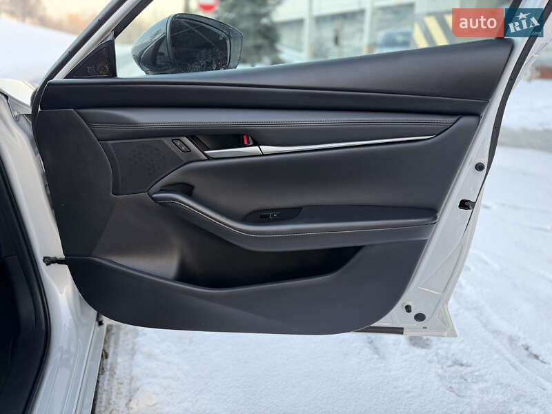 Седан Mazda 3 2024 в Киеве