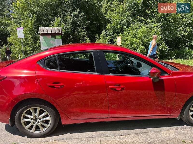 Седан Mazda 3 2017 в Киеве