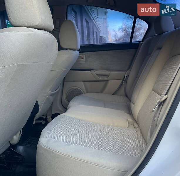 Седан Mazda 3 2007 в Николаеве