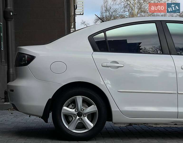 Седан Mazda 3 2007 в Николаеве