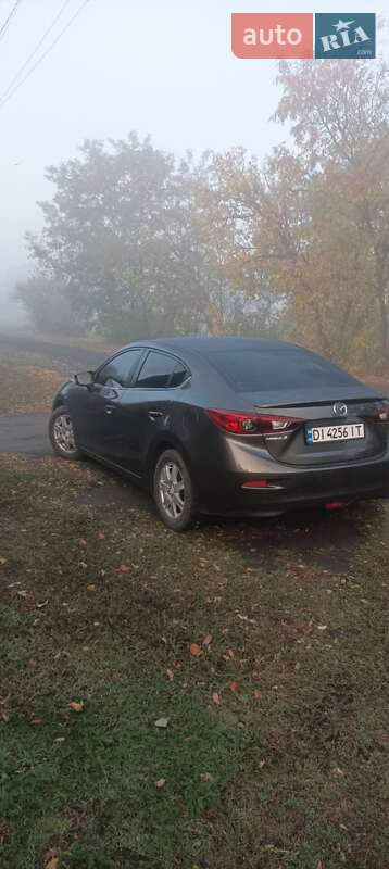 Седан Mazda 3 2015 в Павлограде